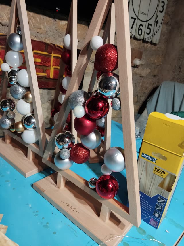 Sapin de noël design en
  hêtre (version1) — photo 5
