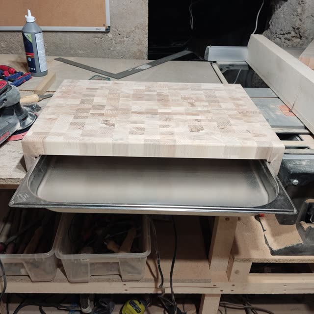 Planche de découpe avec bac inox intégré — photo 10