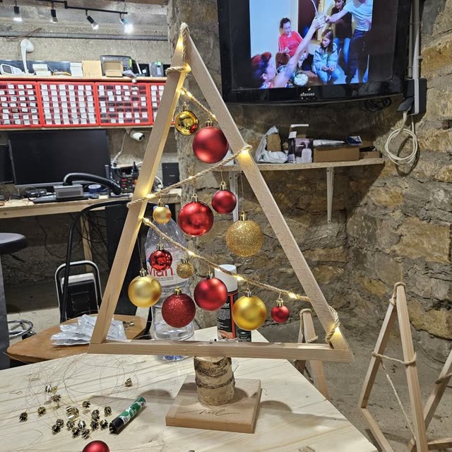 Sapin de noël design en hêtre (version 2) — photo 4