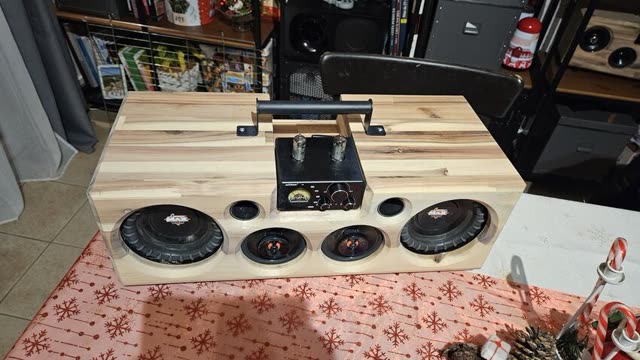 Enceinte bluetooth avec ampli à lampe — photo 2