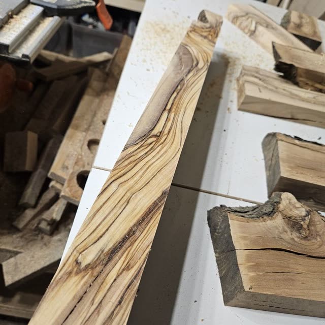 Planche en bois de bout d'oliver — photo 17