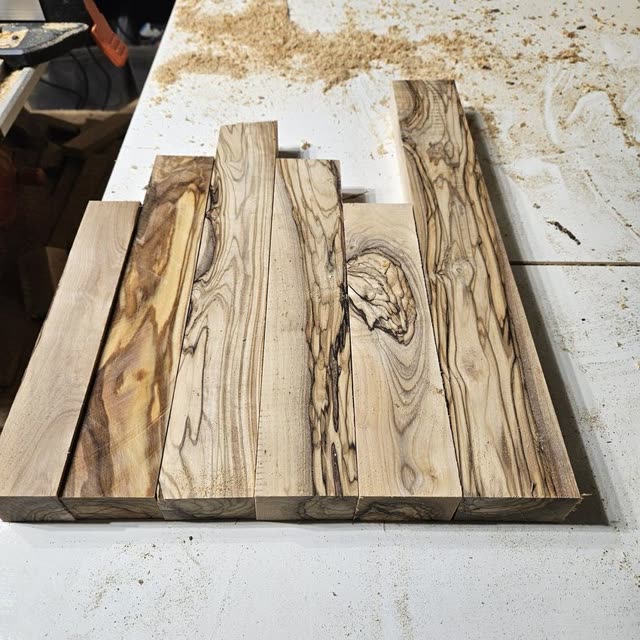 Planche en bois de bout d'oliver — photo 18