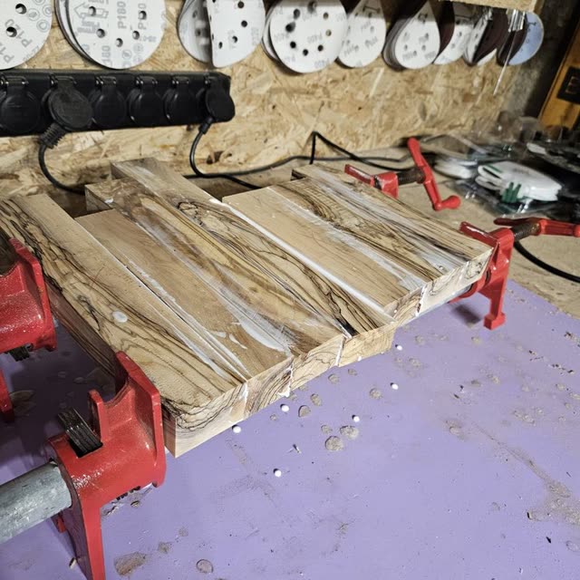 Planche en bois de bout d'oliver — photo 19