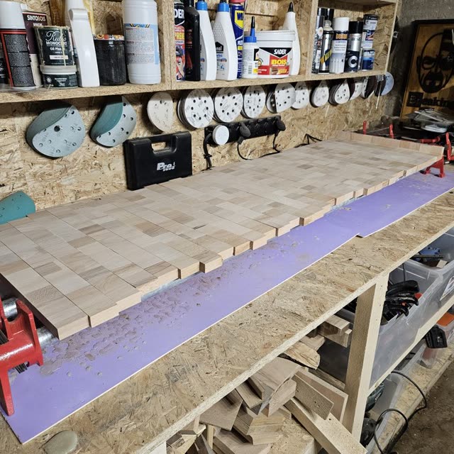 Planche Bicolor en bois de bout
  Hêtre et Chêne — photo 13