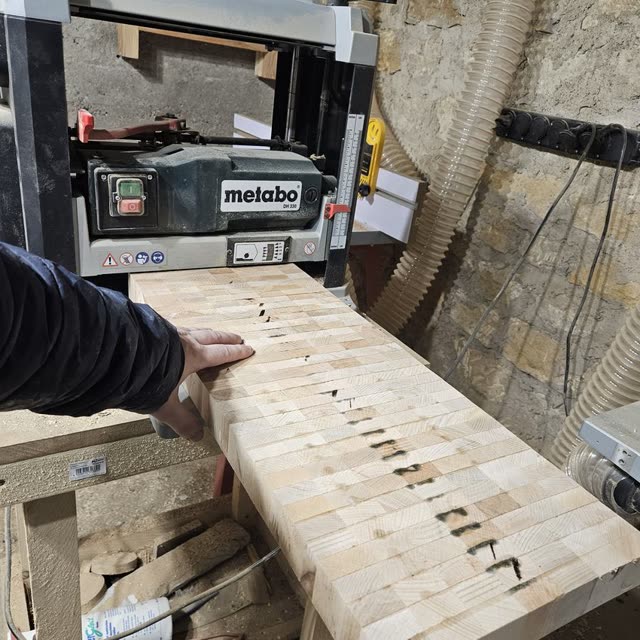 Planche Bicolor en bois de bout
  Hêtre et Chêne — photo 18