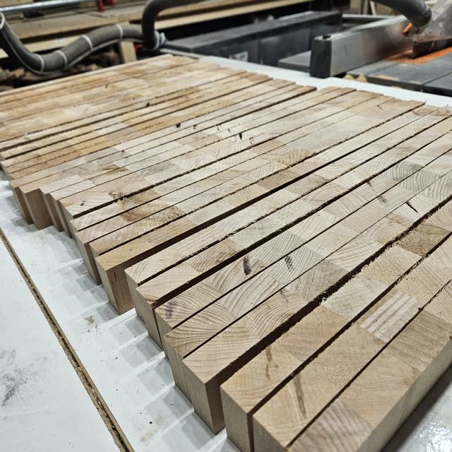 Planche Bicolor en bois de bout
  Hêtre et Chêne — photo 8
