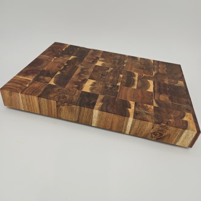 Planche en bois sombre — photo 6