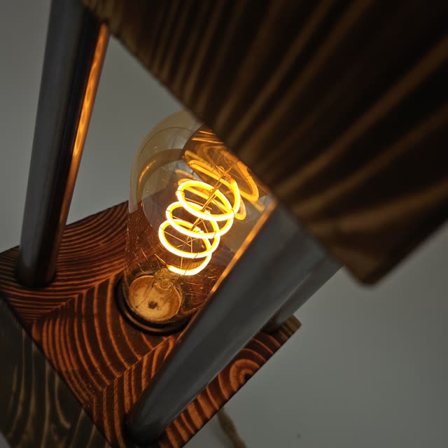 Lampe bois & métal — photo 7